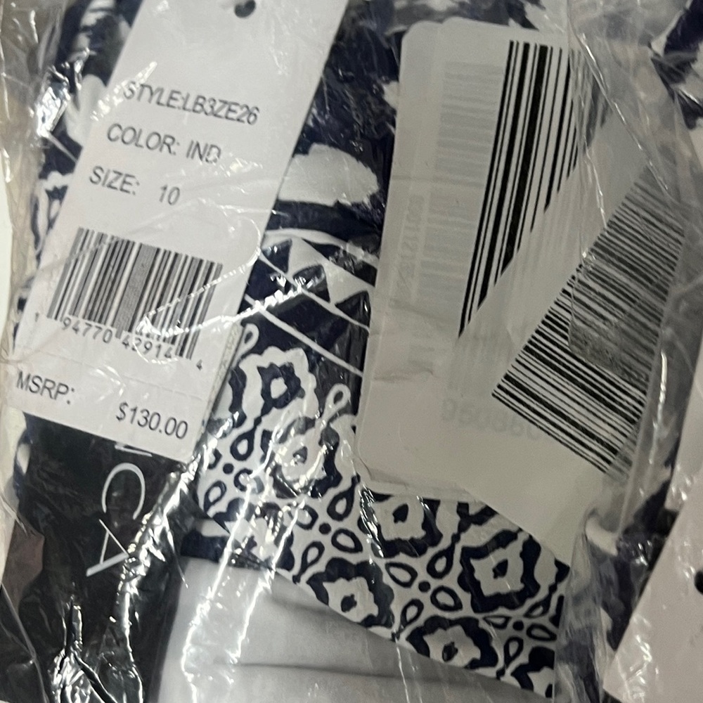 La Blanca Woman's Changing Tides Plunge One Piece Swimsuit in Indigo Blue New - Picture 13 of 14